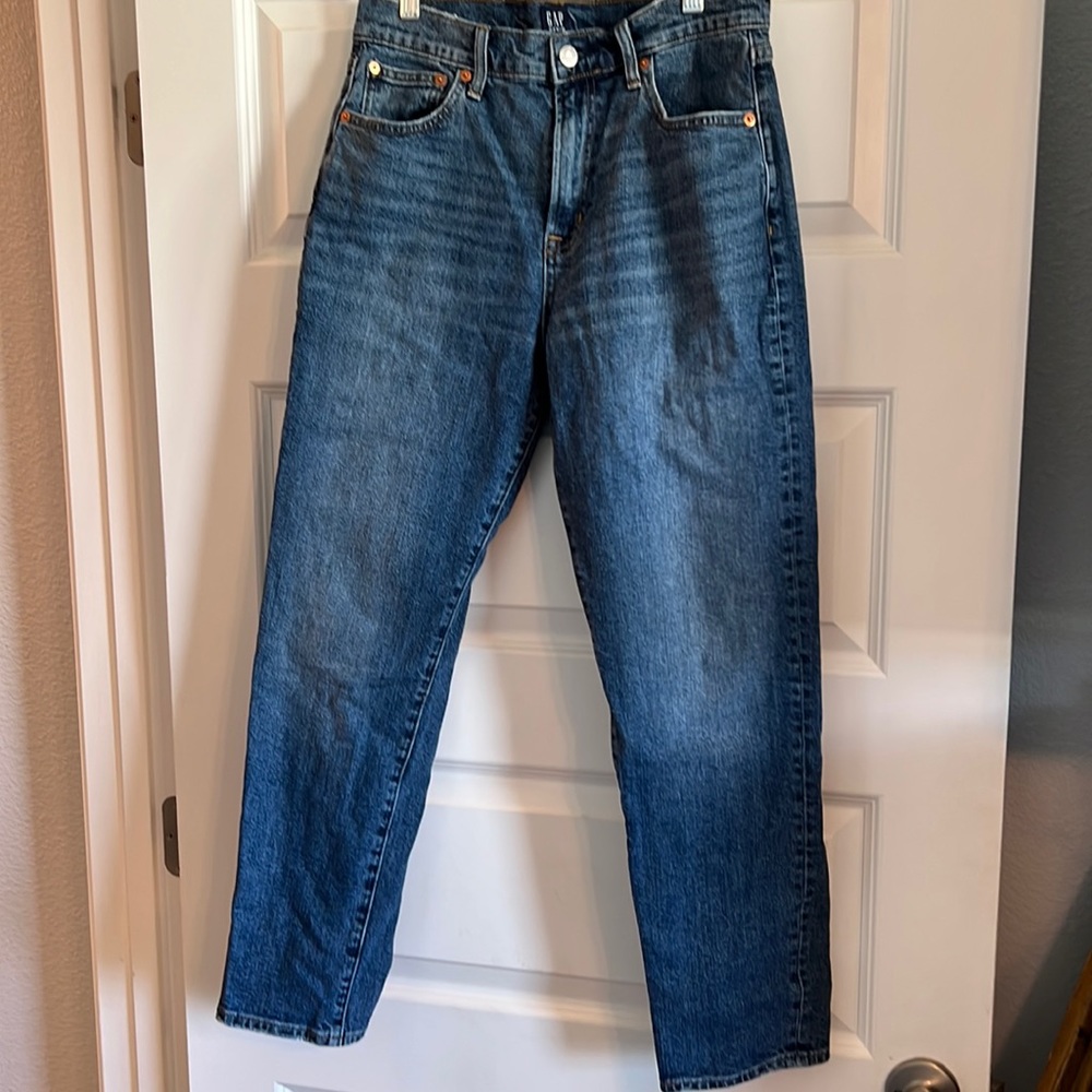 Gap Girlfriend fit jeans in size 29 EUC